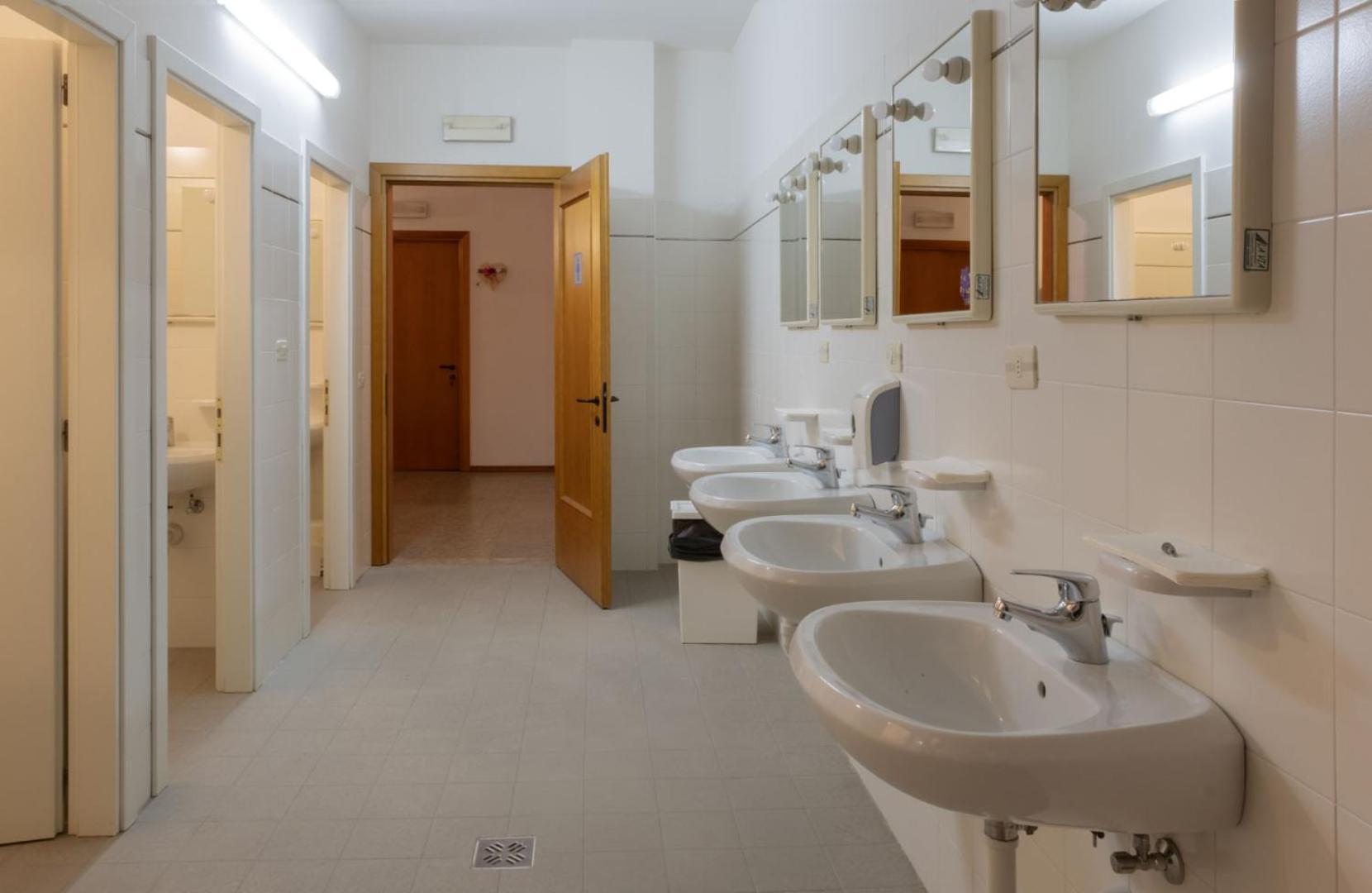 Imperina Hostel *